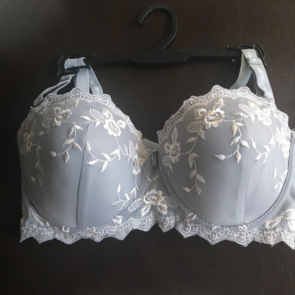 Great stocking stuffer!  Beautiful Rene Rofe’ Bra